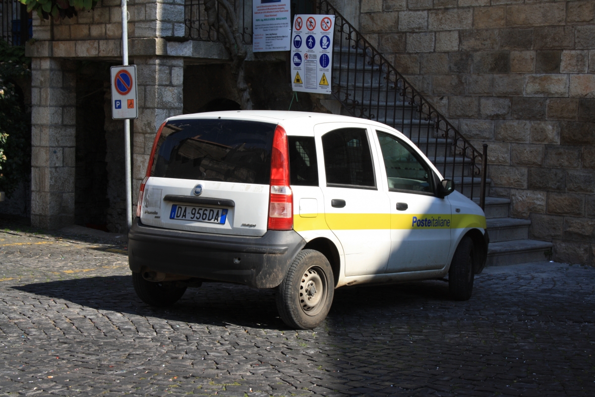 auto-poste-piccolo-comune-(1).JPG