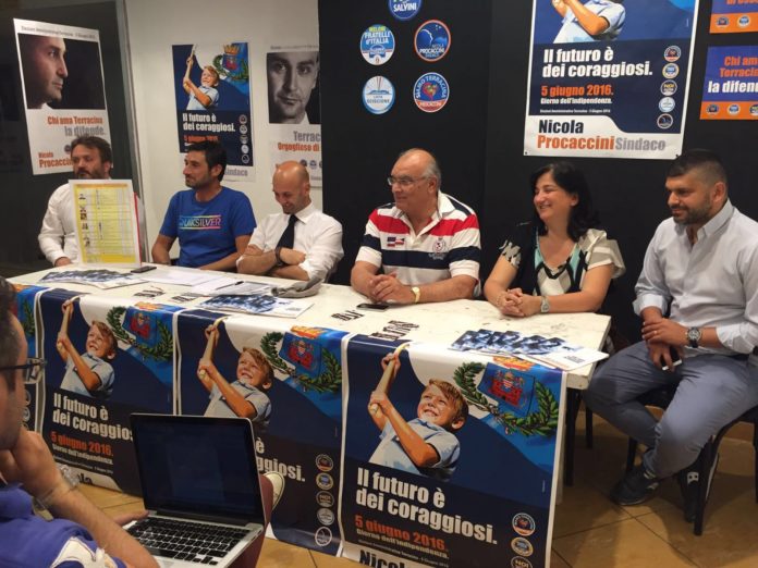 Un momento della conferenza di ieri