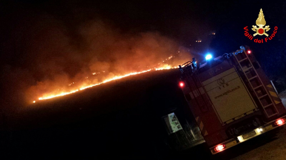 L'incendio di questa notte a Campo Soriano